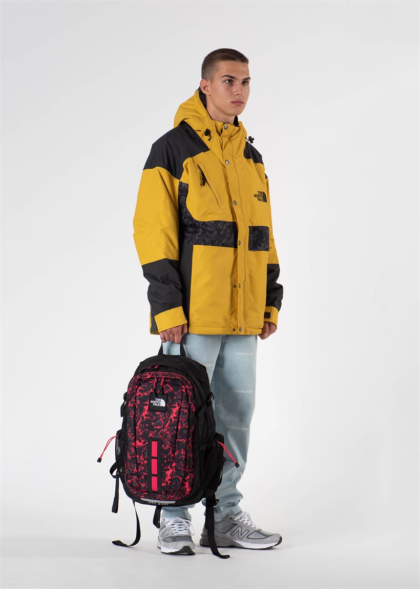 The North Face Nf0a3kyjf9f Hot Shot Se Rose Red Tnf Black Backpack Dangerousminds Gr The North Face Nf0a3kyjf9f Hot Shot Se Rose Red Tnf Black Backpack Dangerousminds Gr